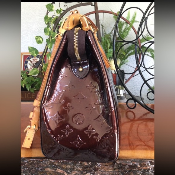 Louis Vuitton Brea MM Vernis 2 Way Handbag - Picture 6 of 16